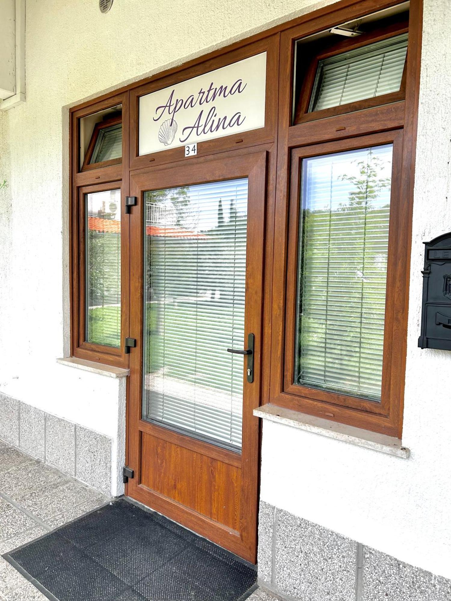 Apartma Alina Apartment *